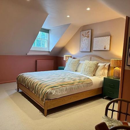 Spring Crescent Cottage In 라이 외부 사진