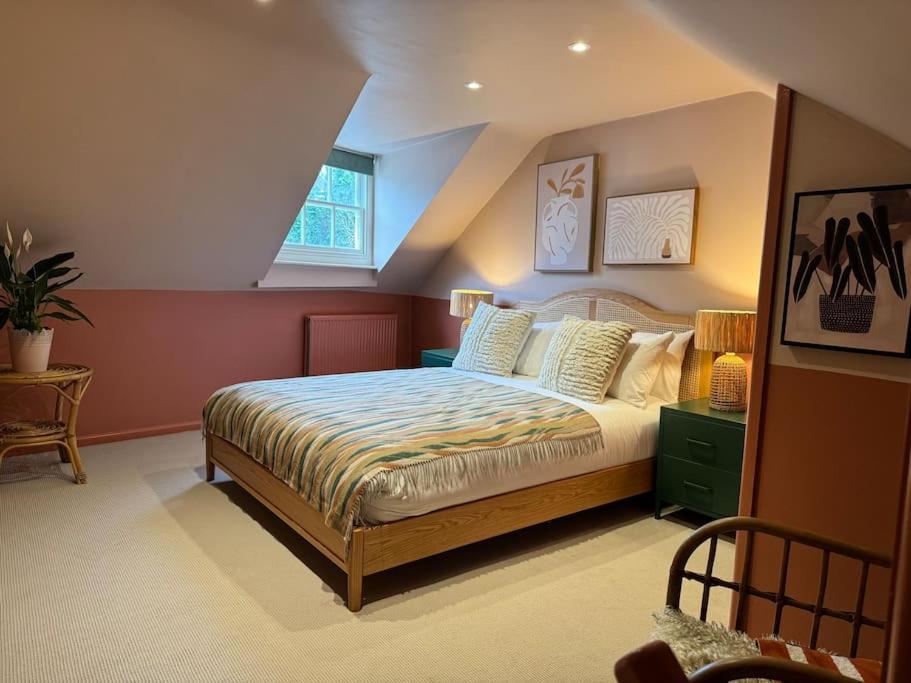Spring Crescent Cottage In 라이 외부 사진